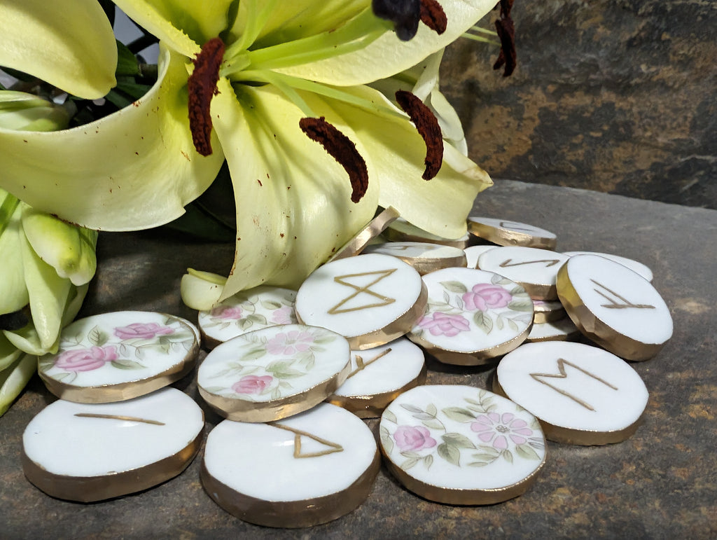 Rosé - elder futhark runes