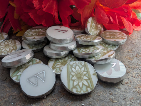 Magician's Trick - elder futhark runes